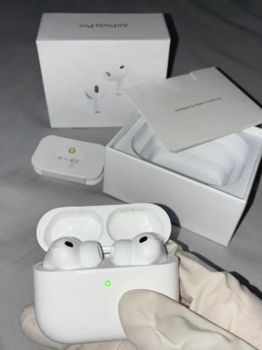 Apple White AirPods pro 3s Charging Case